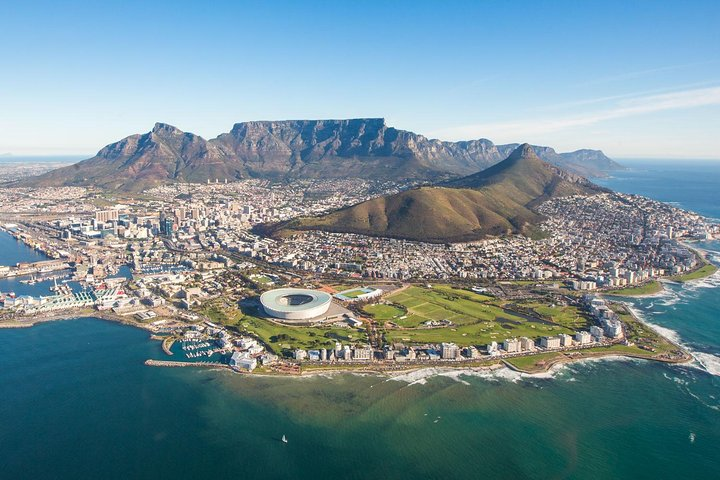 Experience the stunning vistas of Cape Town where majestic mountains meet sparkling waters creating the perfect backdrop for unforgettable adventures and peaceful retreats.